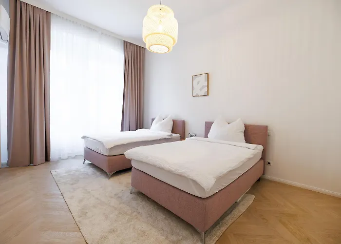 Appartamento Ultra Spacious 3-bedroom 3-bath Steps From Vienna's Historic Heart