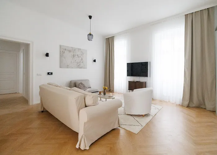 Ultra Spacious 3-bedroom 3-bath Steps From Vienna's Historic Heart Vienna
