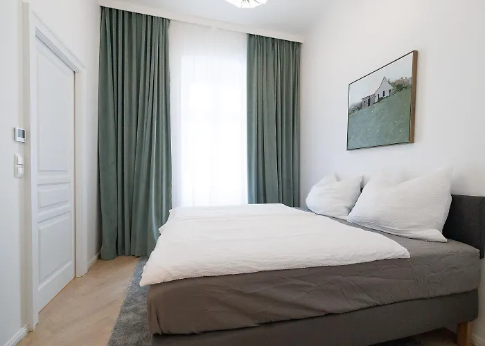 Ultra Spacious 3-bedroom 3-bath Steps From Vienna's Historic Heart Appartamento Vienna