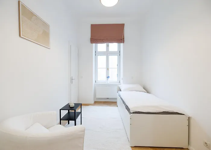 Appartamento Ultra Spacious 3-bedroom 3-bath Steps From Vienna's Historic Heart