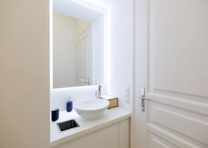 Ultra Spacious 3-bedroom 3-bath Steps From Vienna's Historic Heart Appartamento Vienna