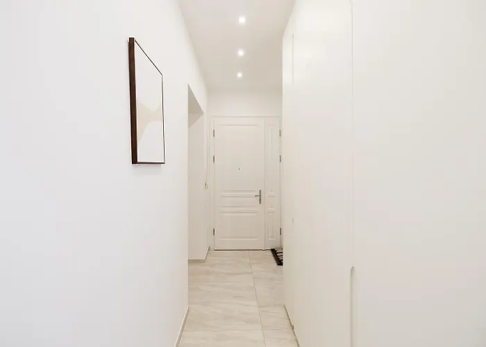 Ultra Spacious 3-bedroom 3-bath Steps From Vienna's Historic Heart * Vienna